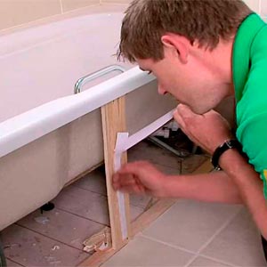 Установка экрана под ванну