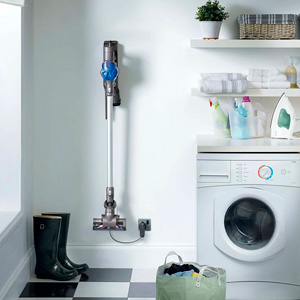 Повесить пылесос